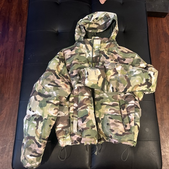 RC Outdoor Supply Puffer Jacket - Picture 2 of 5